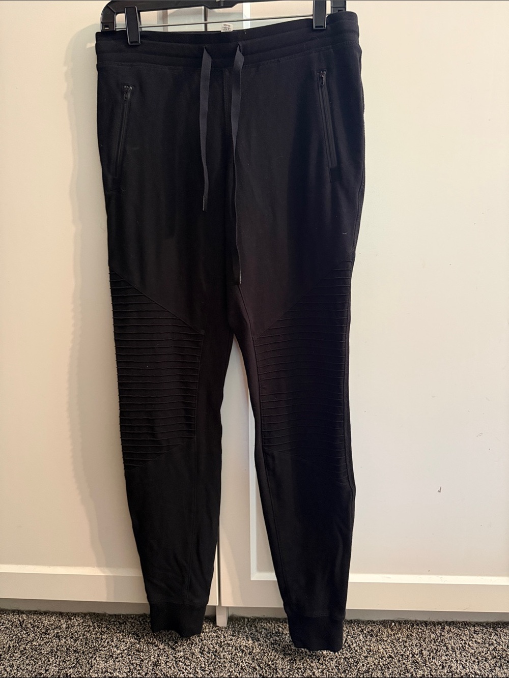 Alo Yoga Black Modal Cotton Moto Zipper Pocket Jogger Sweatpants size M - Picture 3 of 7